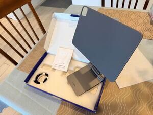 KUXIU Magnetic Charging Stand for iPad (New open Box)